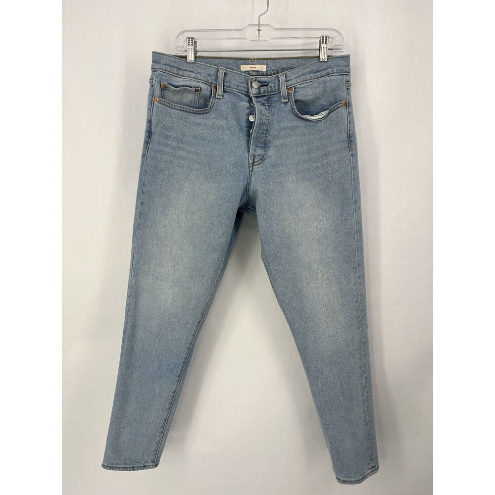 Levi's Premium Women’s Wedgie Straight High Rise Jeans Light Wash Size 31